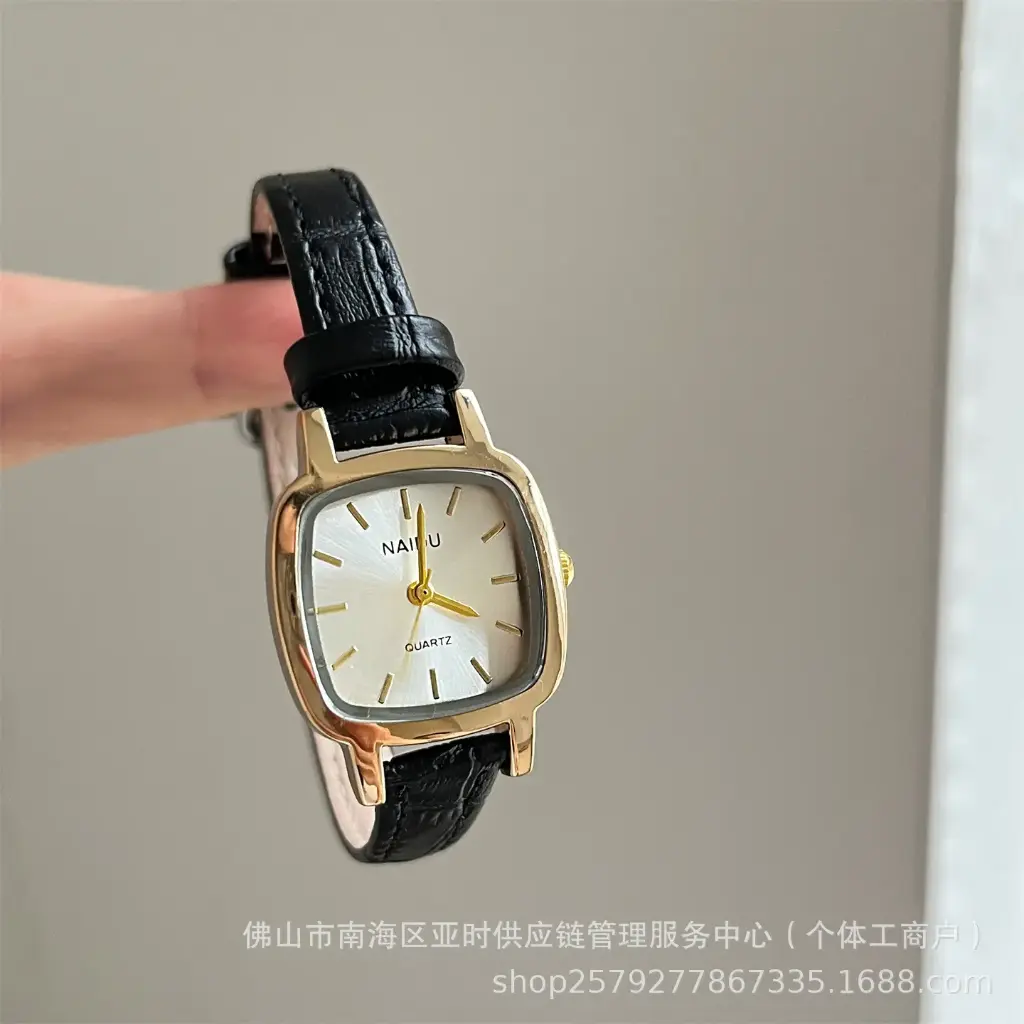 AuraSimple 2025 lady Fashion