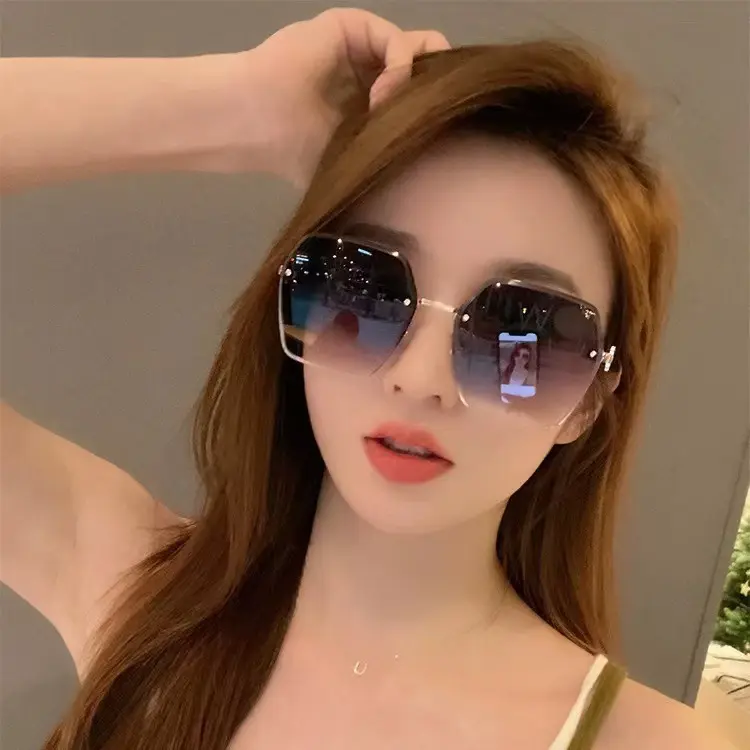 EuroGlam 2025 Frameless Sunglasses